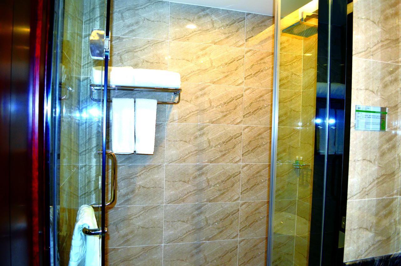 Manhatton Hotel Джухай Екстериор снимка