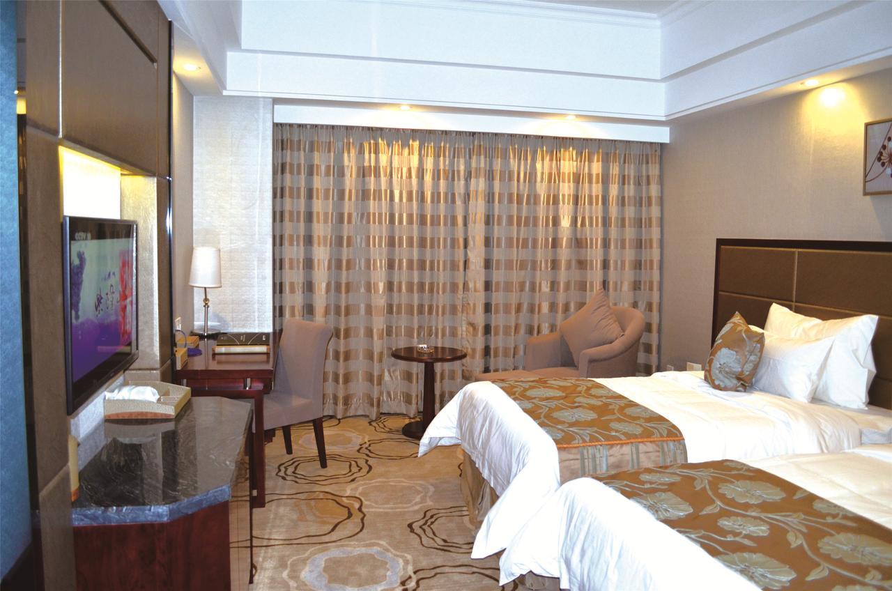 Manhatton Hotel Джухай Екстериор снимка