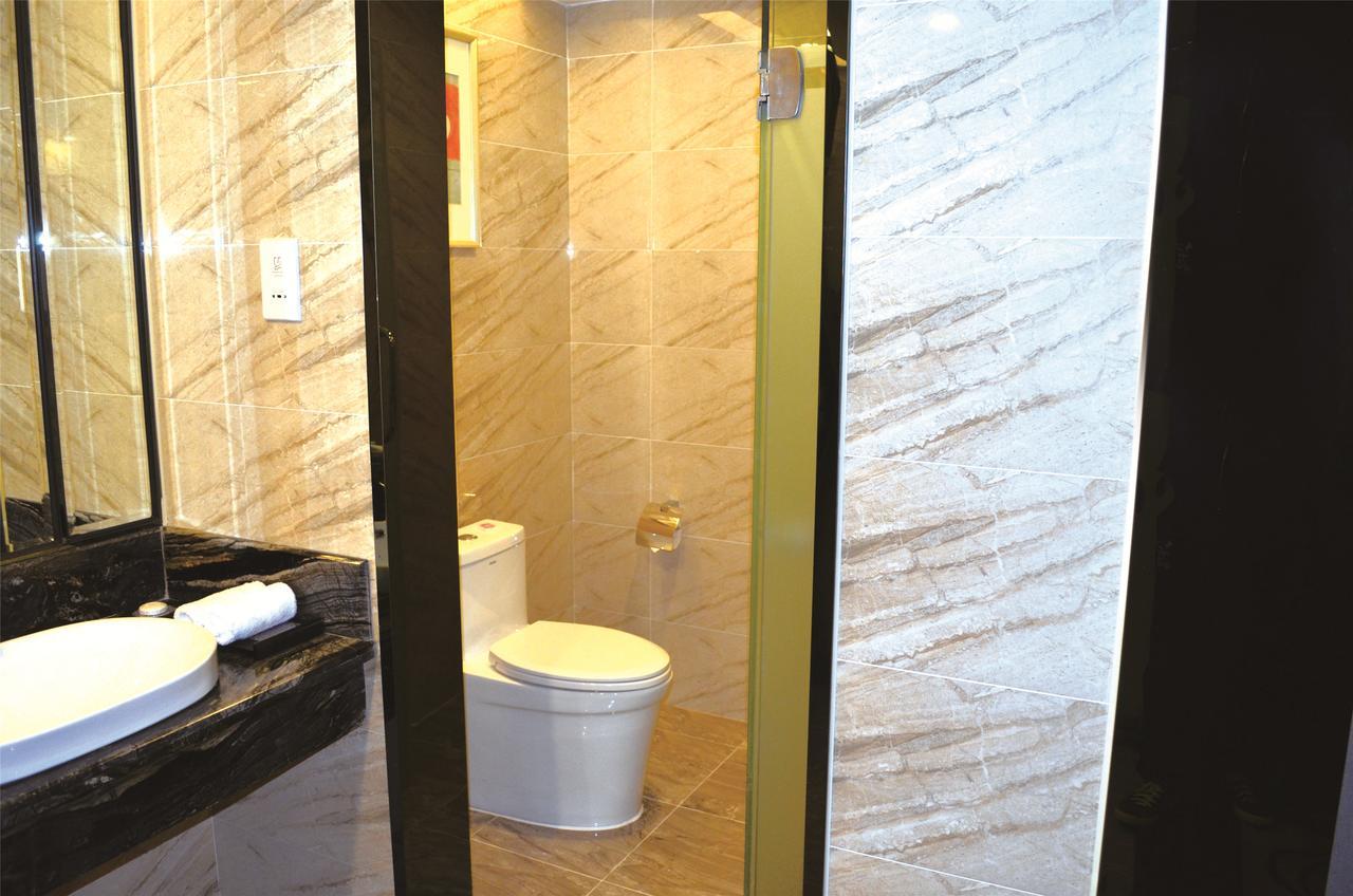 Manhatton Hotel Джухай Екстериор снимка
