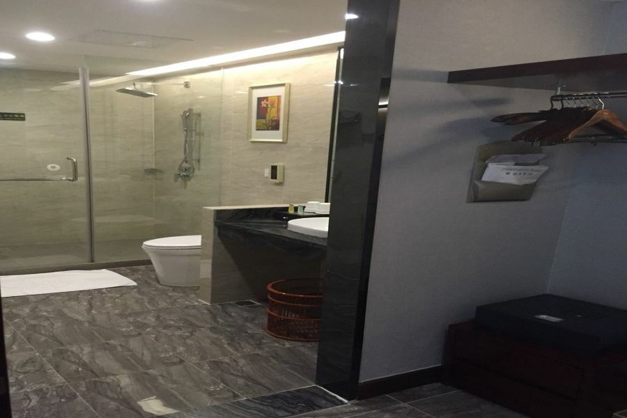 Manhatton Hotel Джухай Екстериор снимка