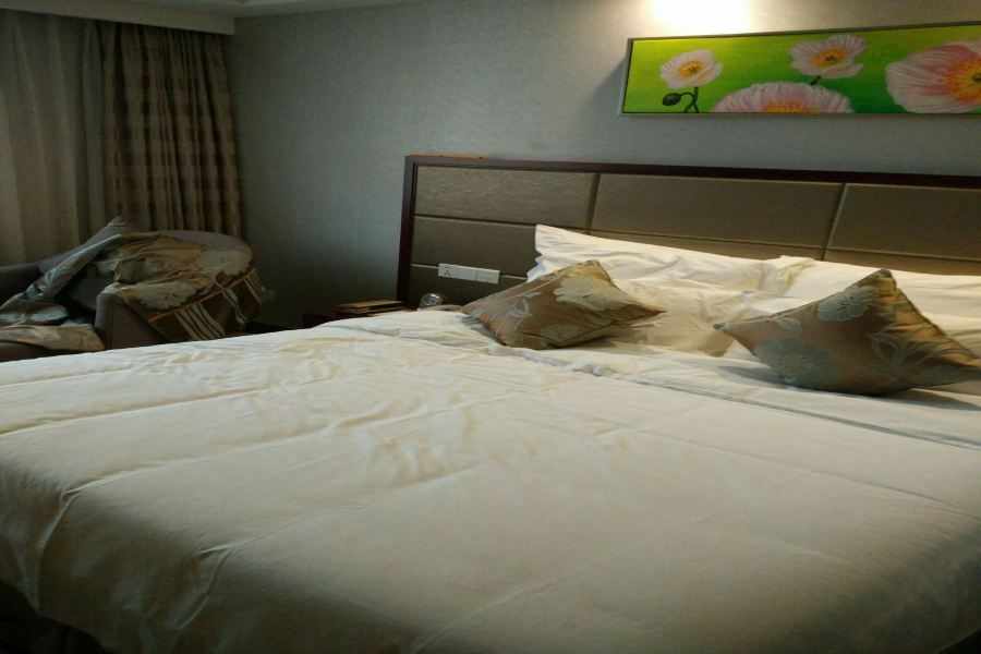 Manhatton Hotel Джухай Екстериор снимка