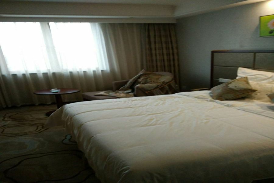 Manhatton Hotel Джухай Екстериор снимка