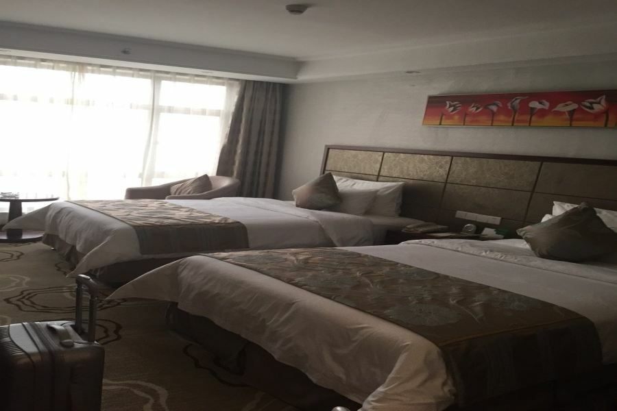 Manhatton Hotel Джухай Екстериор снимка
